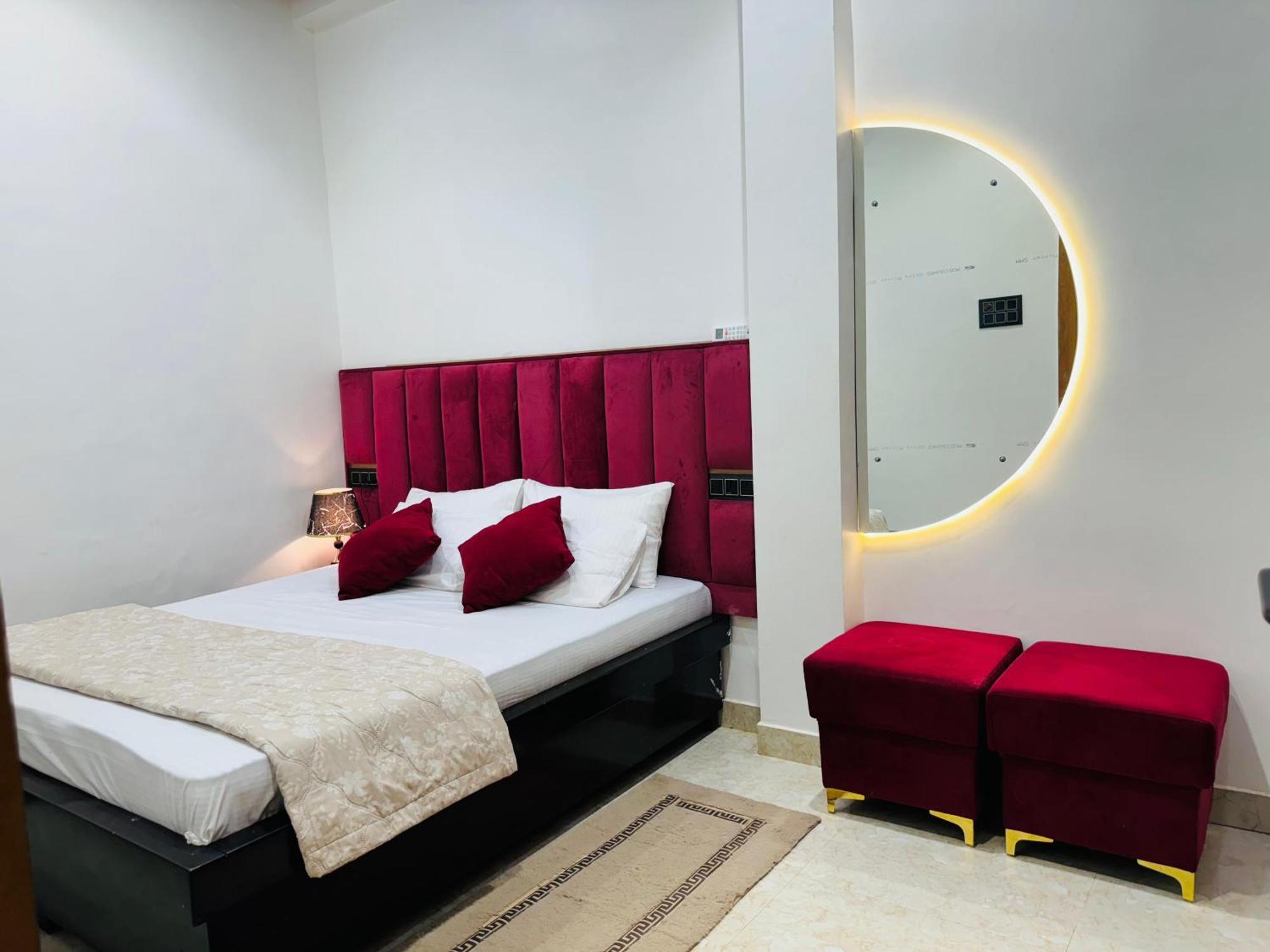 Aura Homestay Варанаси Екстериор снимка
